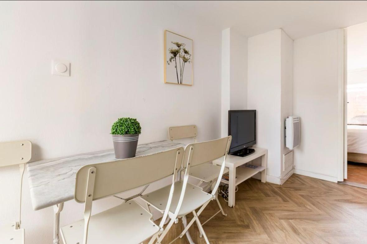 Escapade Pres De Lille - Appartement Charmant Avec Terrasse Et Parking Privee Mons-en-Baroeul Zewnętrze zdjęcie